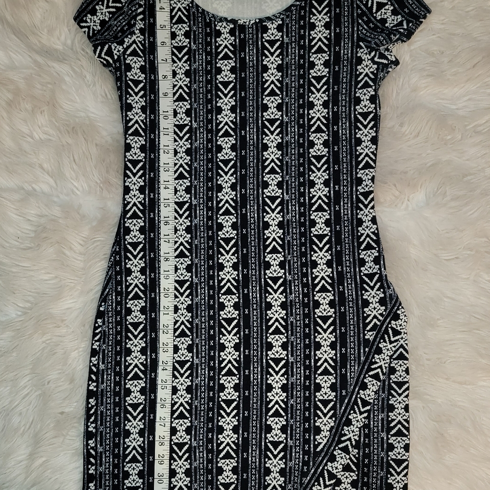 Dress - Picture 3 of 10